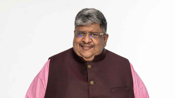 ஆனந்த் ஸ்ரீனிவாசனின் “தக் லைப்” சம்பவம்.. அரண்டுபோன ஆங்கர்! வாயை திறந்தாலே “மீம் கண்டெண்ட்தான்”