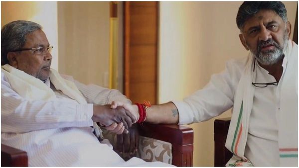 மெகா “டுவிஸ்டு”.. வெறும் 20 நிமிடம்.. உல்டாவான ரிசல்டு! கர்நாடகத்தில் ஓங்கிய கை.. தலைகீழான தாமரை