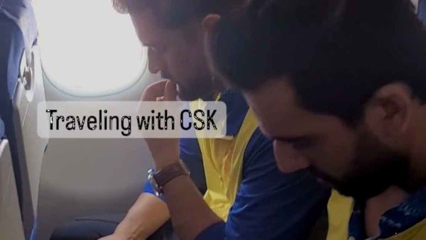 தோனி கையில் என்ன அது? உடைந்த சீக்ரெட்! பல வருட கேள்விக்கு பதில் வந்தது! எல்லாத்தையும் கவனிக்கிறாரா?