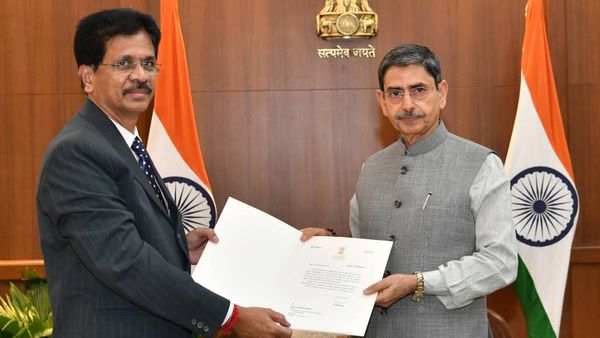 எம்ஜிஆர் பல்கலைக்கழகத்திற்கு புதிய துணைவேந்தர் நியமனம்.. யார் இந்த கே.நாராயணசாமி?