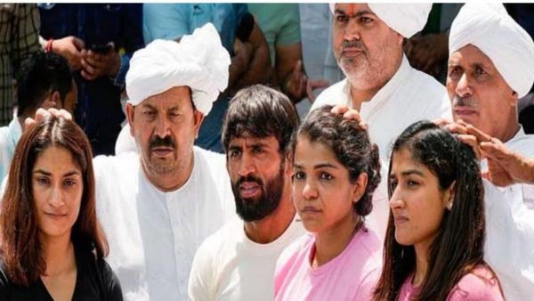 டெல்லிக்கு பால் காய்கறி கட்! மல்யுத்த வீரர்களின் கோரிக்கை ஏற்காவிடில் 