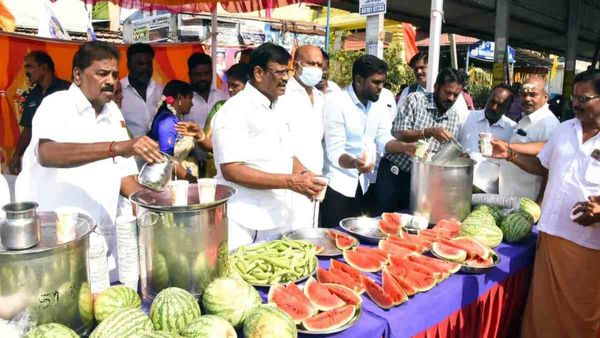 உள்ளே அழுகிறேன்! வெளியே சிரிக்கிறேன்! மனம் உடைந்து போன நாசர்! சீனியர் அமைச்சர்கள் தரும் நம்பிக்கை!