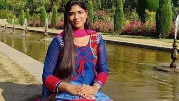 ஒரே குடும்பத்தில் இரண்டாவது அதிகாரி.. பண்ருட்டி முந்திரி விவசாயி மகள்கள் யுபிஎஸ்சி தேர்வில் சாதனை