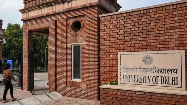 சாரே ஜகான் சே அச்சா.. பாடத்திட்டத்தில் இருந்து கவிஞர் இக்பால் நீக்கப்பட்டார்.. டெல்லி பல்கலை அதிரடி