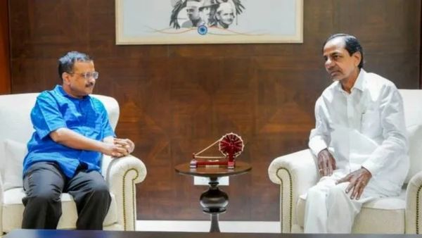 டெல்லி சட்டம்: பாஜகவுக்கு எதிராக படைதிரட்டும் கெஜ்ரிவால்.. இன்று கேசிஆரை சந்தித்து ஆலோசனை!