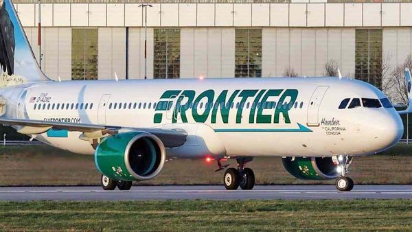 பக்கத்து நகரத்திற்கு போக வந்த பயணி..வெளிநாட்டுக்கு கொண்டு சென்ற விமானம்..அமெரிக்காவில் வினோத சம்பவம்