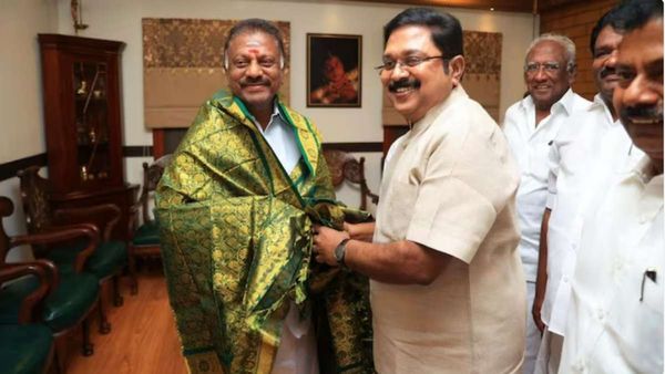 தினகரனுடன் சந்திப்பு: பண்ருட்டி சொல்வதைப் பார்த்தால் விரைவில் ஓபிஎஸ் தனிக்கட்சி தொடங்குவாரோ?