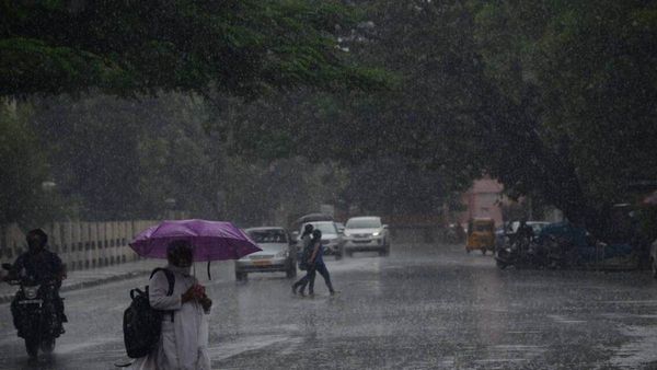 பலத்த காற்று..கூடவே சாரல் மழை..நனைந்த சென்னை..18 மாவட்ட மக்களும் மழையை அனுபவிக்கலாம்