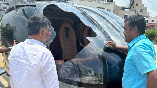 டிகே சிவக்குமார் சென்ற ஹெலிகாப்டர்.. கழுகு மோதி துண்டு துண்டாக உடைந்த கண்ணாடி..கர்நாடகாவில் பரபரப்பு
