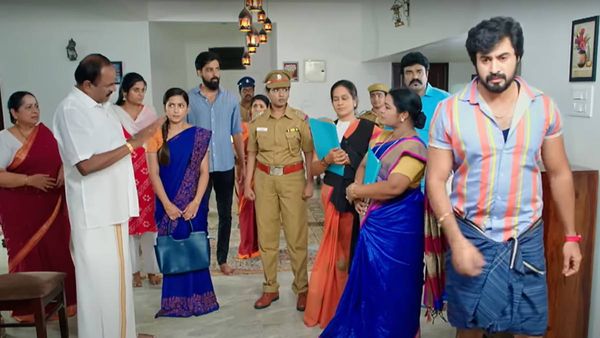 போலீஸோடு உடன் வந்த ஜனனிக்கு காத்திருந்த அதிர்ச்சி..குணசேகரன் சொன்ன பதில்.. பரபரப்பான தருணம்