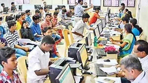 பி.காம் படிப்பில் சேர ஆர்வம்..பொறியியல் கட் ஆஃப் மதிப்பெண் குறையும்..கல்வியாளர்கள் கூறும் காரணம்