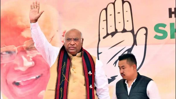 மக்கள் எங்கள் பக்கம்..வெற்றியை பரிசளித்த அனைவருக்கும் நன்றி..காங்கிரஸ் தலைவர் மல்லிகார்ஜூன கார்கே