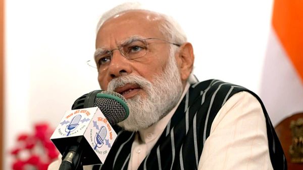 என்ன இதெல்லாம்..? பிரதமர் மோடி பேச்சை கேட்காத மாணவர்களுக்கு அபராதம்.. பள்ளி மீது பரபர புகார்!