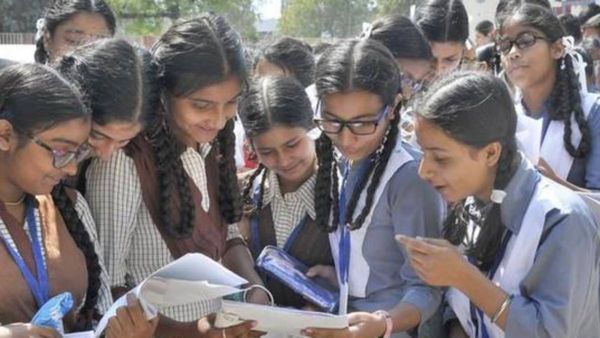 தமிழ்நாடு பிளஸ் 2 பொதுத்தேர்வு முடிவுகள்- பாடவாரியாக, பள்ளிகள் வாரியாக தேர்ச்சி விவரங்கள்!