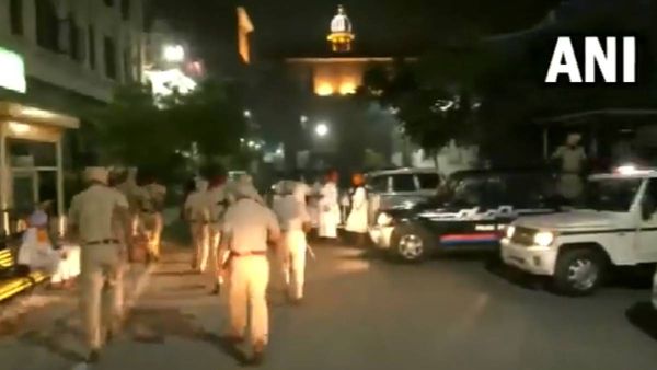 2 குண்டுவெடிப்பை தொடர்ந்து.. பஞ்சாப் பொற்கோவில் அருகே மீண்டும் பயங்கரமாக வெடித்த பொருள்-பதற்றம்