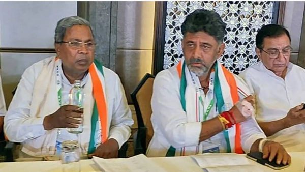 இன்னும் சண்டை முடியல! பதவியேற்புக்கு முன் நாளை டெல்லி பறக்கும் சித்தராமையா-சிவக்குமார்! ஏன் தெரியுமா