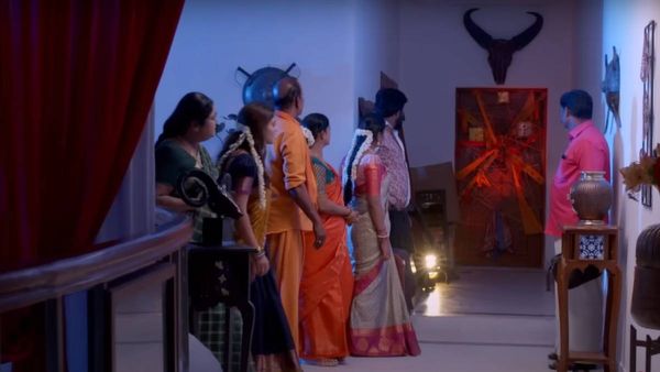 அட பாவமே..! சந்திரமுகி திரைப்படத்தை காப்பி பேஸ்ட் செய்த பிரபல சீரியல்.. இதுதான் காரணமா?