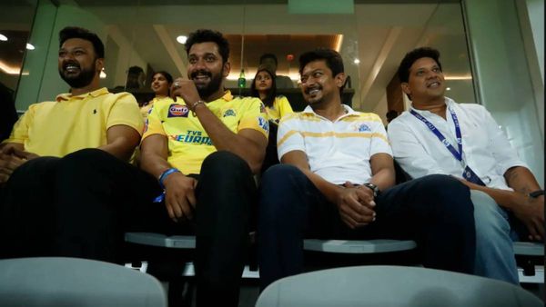 நம்மை போல நெஞ்சம் கொண்ட அண்ணன் தம்பி யாருமில்லை.. அருள்நிதி கூட யாரு பாருங்க