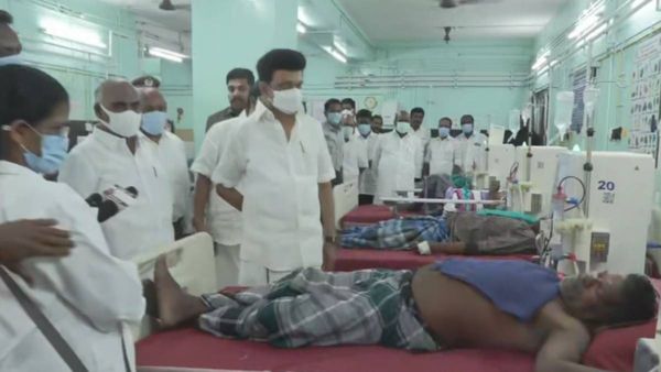 விழுப்புரம் விரைந்தார் ஸ்டாலின்.. கள்ளசாராயத்தால் பலி எண்ணிக்கை 8 ஆக உயர்வு.. நேரில் முதல்வர் ஆறுதல்