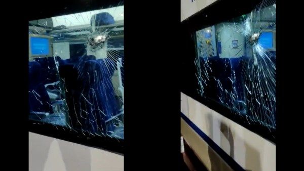 அங்கதான் “டுவிஸ்டு”.. கேரளாவில் வந்தே பாரத் ரயில் மீது கல்வீச்சு! வீடியோ,படங்கள் உண்மையா? FACT CHECK