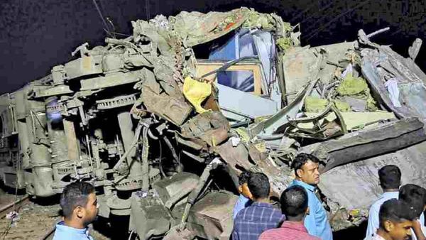 பெங்களூர் - ஹவுரா ரயிலில் இருந்த 1,200 பயணிகளுக்கு பாதிப்பு இல்லை..நிம்மதி பெருமூச்சு 