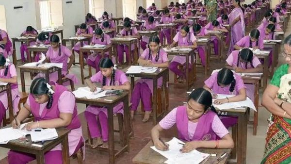 10,11,12ம் வகுப்பு மாணவர்களுக்கு கட்டாயம் அல்ல..பொய்யான தகவல்..பள்ளி கல்வித்துறை இயக்குனர் விளக்கம்