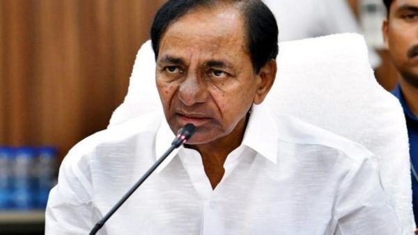 தெலுங்கானா புரட்சி.. கேசிஆர் கட்சி 12 மாஜி அமைச்சர்கள், எம்எல்ஏக்கள் காங்கிரஸ் கட்சிக்கு தாவல்!