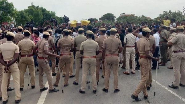 தமிழ் சினிமாவையே மிஞ்சுதே.. கோவில் தகராறு.. 12 ஆண்டுகளாக 144 தடை- தகிக்கும் கள்ளக்குறிச்சி கிராமம்!