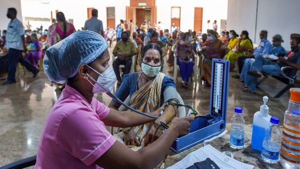 தமிழ்நாடு முழுவதும் மெகா மருத்துவ முகாம்.. அரசு சூப்பர் ஏற்பாடு.. செய்யப்படும் பரிசோதனைகள் என்ன?