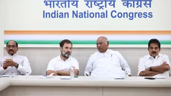 தெலுங்கானா: கேசிஆருக்கு எதிராக டெல்லியில் கார்கே தலைமையில் காங்கிரஸ் வியூகம்- சுனிலும் பங்கேற்பு!