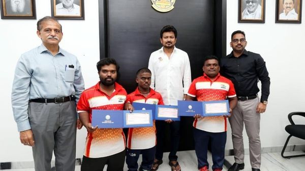 இவர்களுக்கும் விளையாட்டா.. குள்ள மனிதர்களுக்கு உதவிய உதயநிதி! ஜெர்மனி உலக சாம்பியன்ஷிப் போறாங்கலாம்