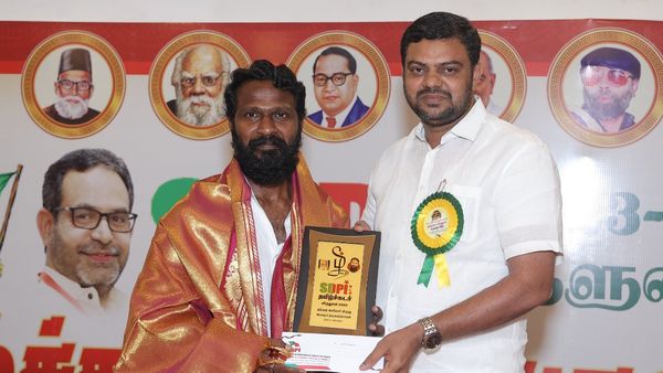 இயக்குநர் வெற்றிமாறனுக்கு தந்தை பெரியார் விருது.. எஸ்டிபிஐ விழாவில் திரண்ட திமுக, கூட்டணி கட்சியினர்
