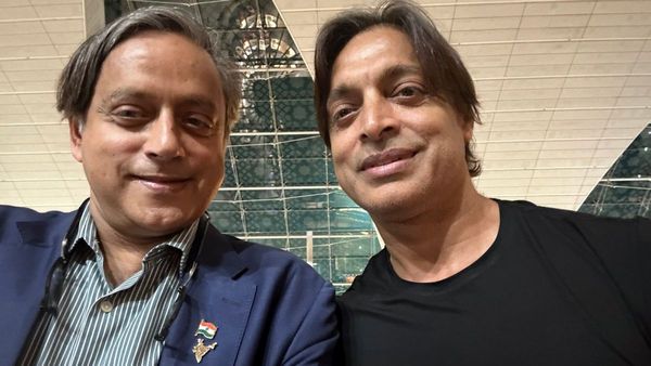 அட ஒற்றுமையை பாருங்க! துபாயில் சசிதரூரை பார்த்ததும் அக்தர் சொன்ன ஒற்றை வார்த்தை! தெறிக்கும் கமெண்ட்