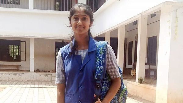 “லா இலாஹ இல்லல்லாஹ்”.. ஏழைக்காக ரோட்டில் பாடிய மாணவி ஆதிரா! நெகிழ வைக்கும் “தி ரியல் கேரளா ஸ்டோரி”