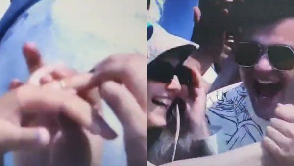 ரோகித் பேட்டிங்குக்கு நடுவே ட்விஸ்ட்! போக்கஸ் மாறிய கேமரா! ‛லிப்லாக்’ முத்தத்தோடு ஜோடி! ஓ அப்படி