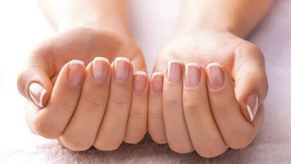 நகங்களில் நிறம் மாறுவது ஏன்? இதன் அறிகுறிகள் என்னென்ன?