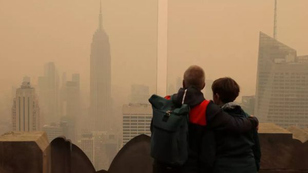 அமெரிக்காவை மூச்சு திணறவைக்கும் காற்று மாசு.. போராட்டத்தை தொடங்கிய சூழலியல் ஆர்வலர்கள்