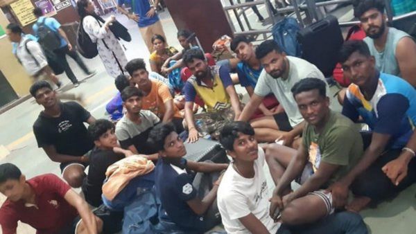 கடைசி நிமிடம்.. ஒடிசா ரயில் விபத்தில் தப்பிய 32 பேர்! கர்நாடகா வாலிபால் அணியின் அதிர்ஷ்டம் இதுதான்!