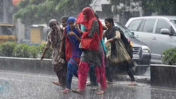 20 மாவட்டங்களுக்கு! அடுத்த 3 மணிநேரத்திற்கு.. மேக கூட்டங்கள் டென்ட்! உங்கள் ஊரில் மழை வருமா பாருங்க?