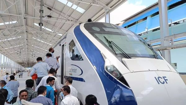 வந்தே பாரத் ரயில் தயாரிப்பில் செம்ம.. சென்னை ஐசிஎப் சனிக்கிழமை அனறு செய்த தரமான சம்பவம்