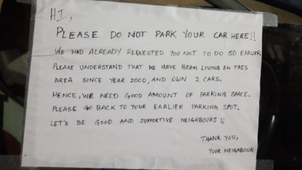 பெங்களூரில் ஆச்சரியம்.. சுற்றி சுற்றி வரும் 