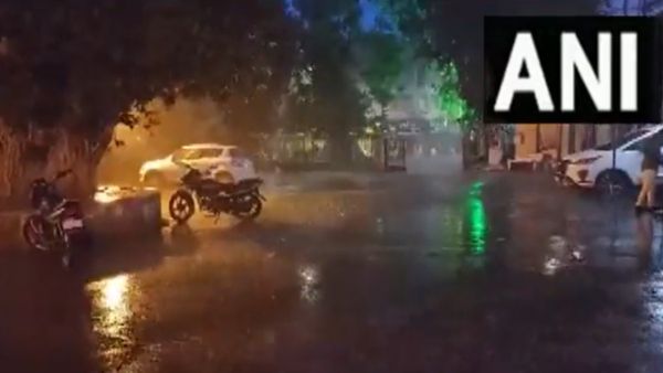 கோரத் தாண்டவம் ஆடிய பைபர்ஜாய்.. 2 பேர் பலி.. 22 பேர் காயம்.. இருளில் மூழ்கிய 940 கிராமங்கள்!