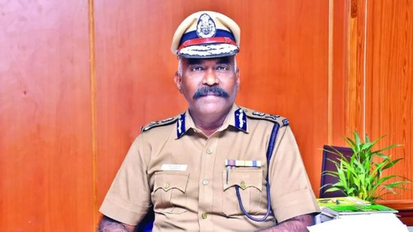 முக்கிய போலீஸ் அதிகாரிகள் அதிரடி டிரான்ஸ்பர்.. உளவுத்துறை ஏடிஜிபி தேவாசீர்வாதத்திற்கு டம்மி பதவி!