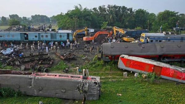 விபத்தில் சிக்கிய கோரமண்டல்.. மீண்டும் வந்தது.. சென்னையில் இருந்து இன்று ஷாலிமார் புறப்பட்டு சென்றது