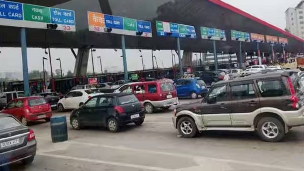 யாருக்கெல்லாம் டோல்கேட்டில் கட்டணம் கிடையாது தெரியுமா.. சலுகை பெற எப்படி அப்ளை செய்யனும் தெரியுமா?