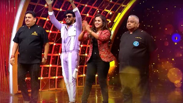 மீண்டும் குக் வித் கோமாளி வந்த மணிமேகலை.. ஆனால் இப்ப கோமாளி இல்ல.. இப்படி ஒரு மாற்றமா?