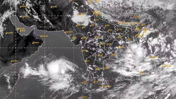 மிரட்டும் பைபர்ஜாய் புயல்..அடுத்த 48 மணி நேரத்தில் மேலும் தீவிரம் அடையும்..இந்திய வானிலை ஆய்வு மையம்