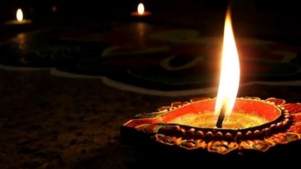 கொடுத்த கடன் வசூலாக..கடன் தொல்லை தீர இந்த திசை பார்த்து விளக்கேற்றுங்கள்.. வாஸ்து டிப்ஸ்