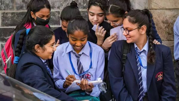 இப்போதானே +2 ரிசல்ட் வெளியானது! அதற்குள் இப்படியா? வெளியான பரபரப்பு தகவல்.. மாணவர்கள் ஷாக்!