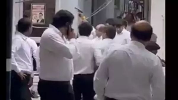 டெல்லியில் மீண்டும் பயங்கரம்- தீஸ் ஹசாரி நீதிமன்றத்தில் துப்பாக்கி சூடு!